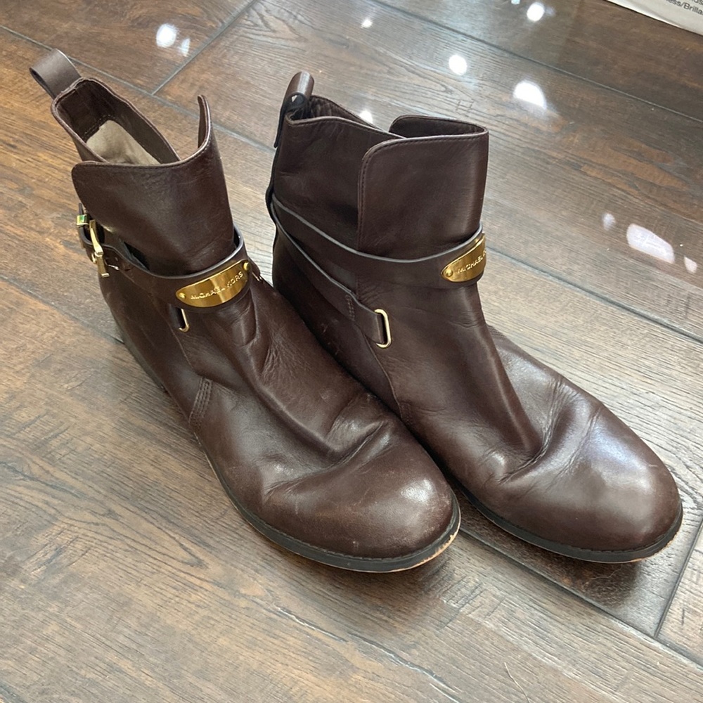 Michael Kors-brown leather boot w/ gold accent- ladies size 9.5